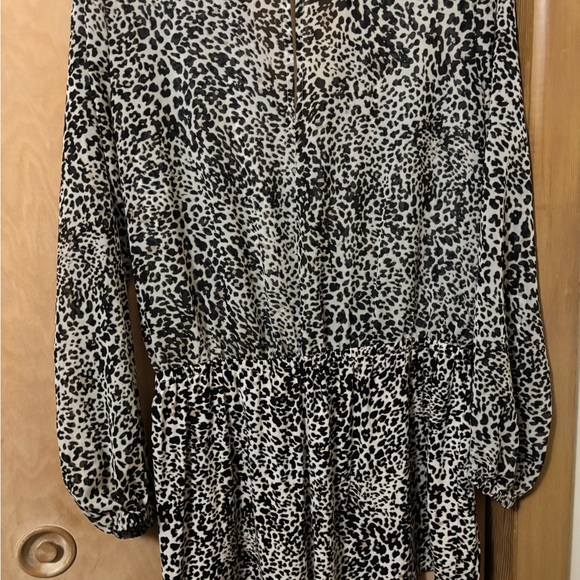 Guess Factory Leopard Print Long Sleeve Romper Shorts - Picture 3 of 7